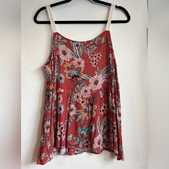 Floral Lace Trim Women’s Top - Picture 6 of 7